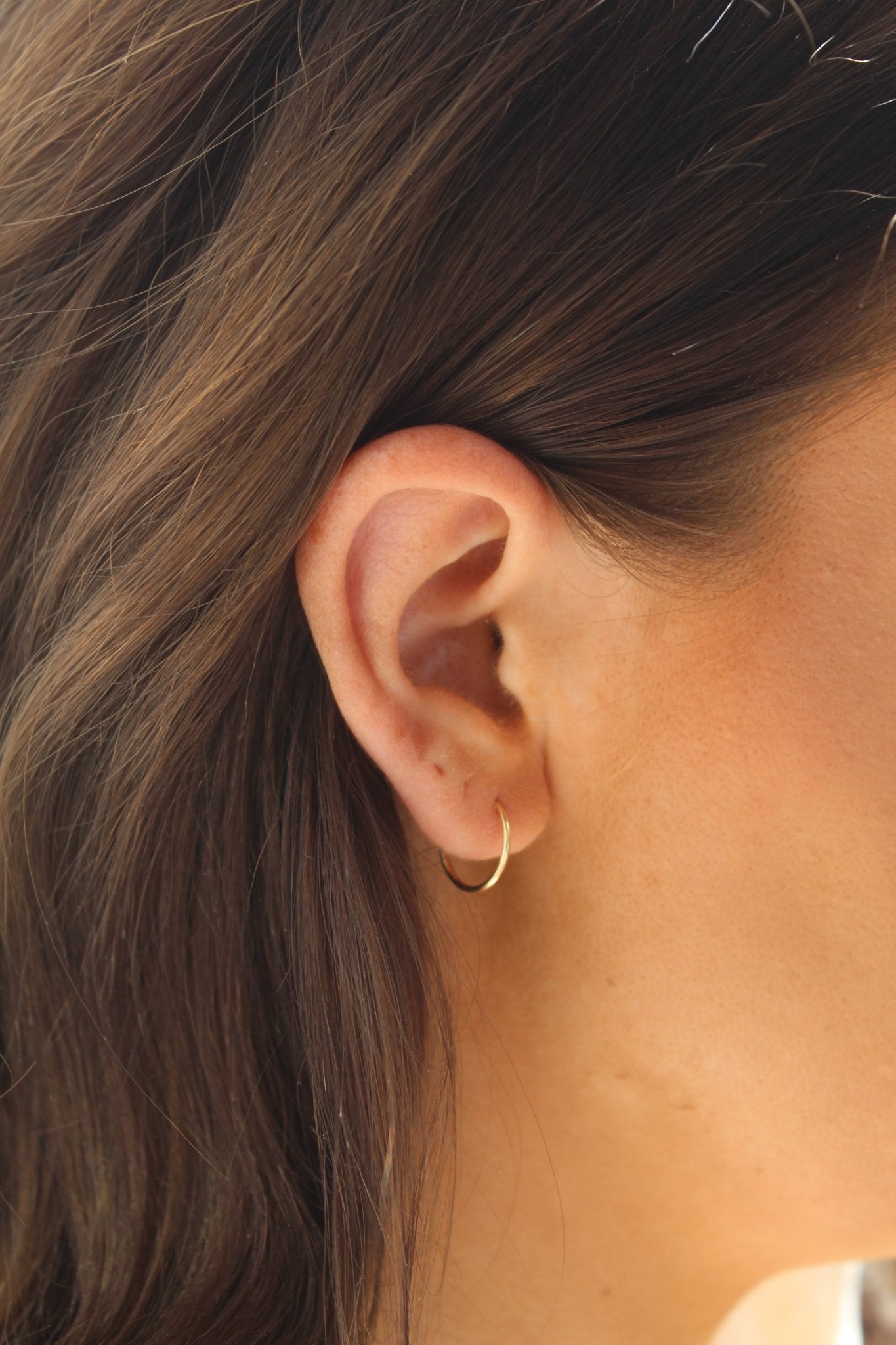 Small thin gold hoop on sale earrings